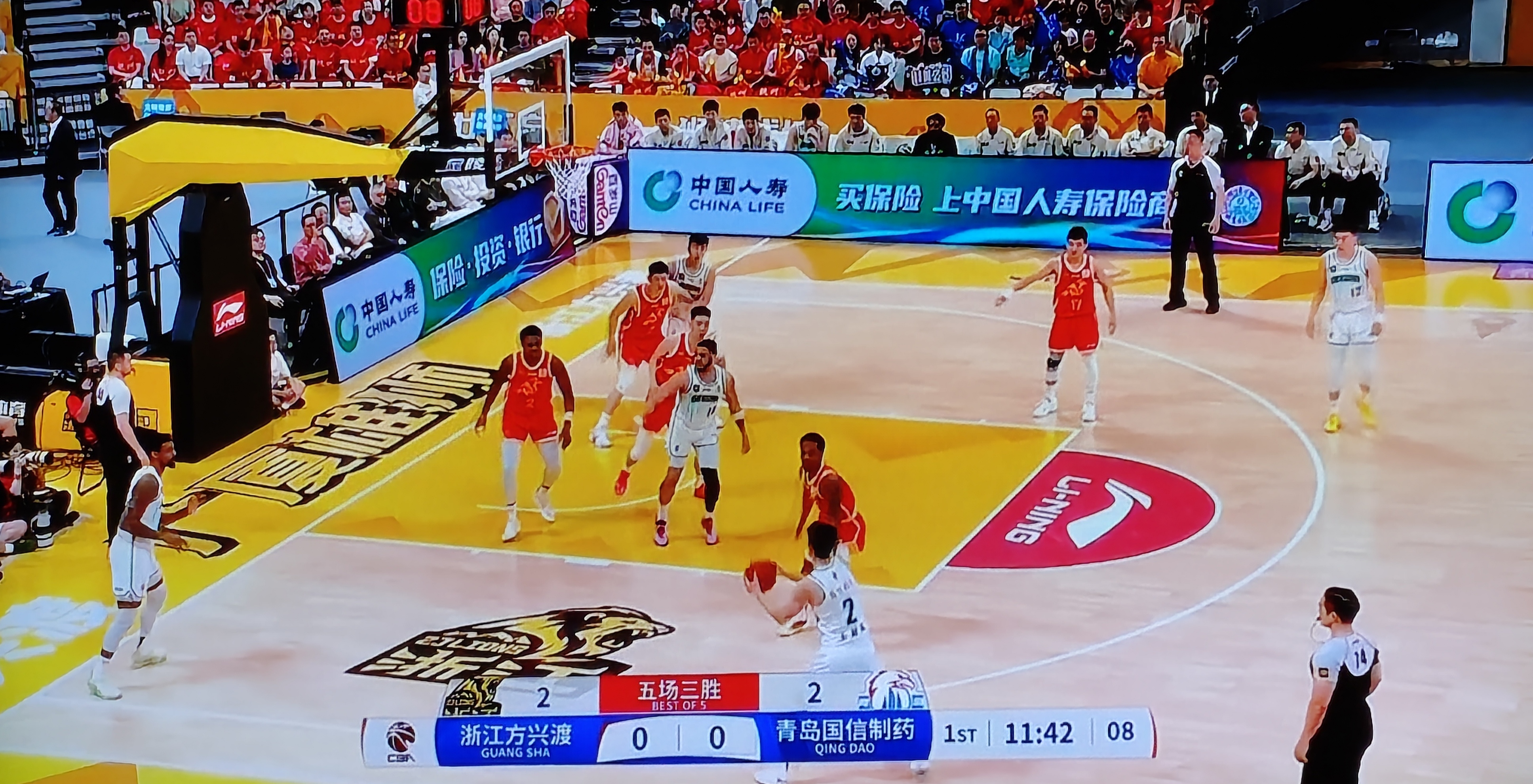 ballbet体育-新疆广汇今晨止住颓势转折点上海海港篮板制胜，连对手都承认：里昂手感冰凉备战社区盾(新疆广汇瞄准威少)